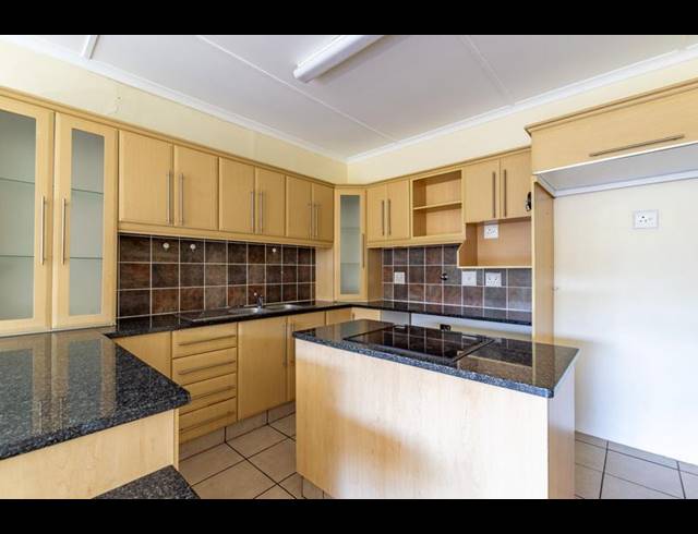 3 BEDROOM TOWNHOUSE FOR SALE IN SCOTTSVILLE